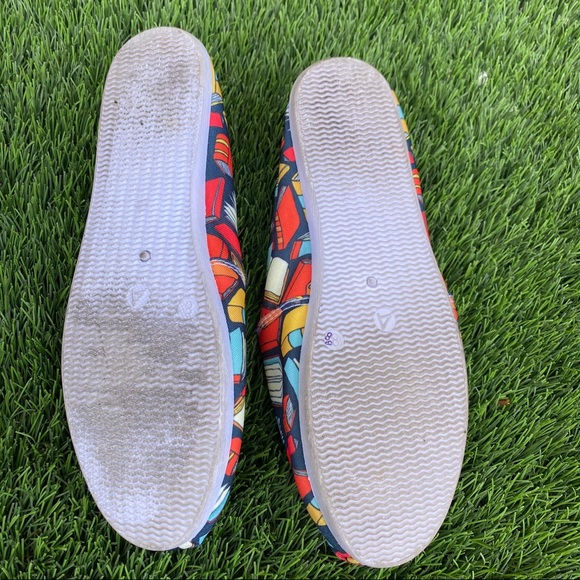 GROOVE BAGS Book Lovers Canvas Flats - Picture 5 of 10